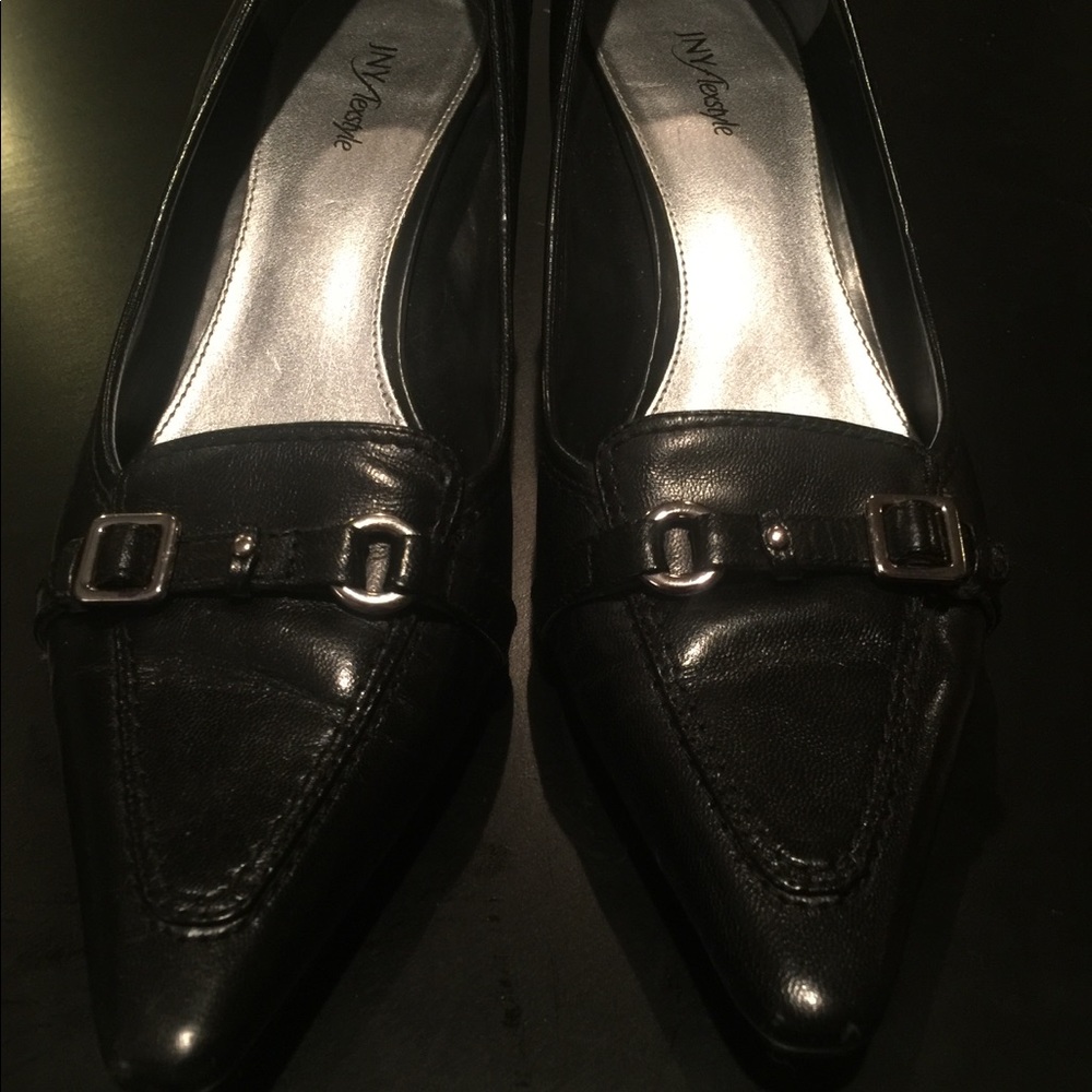 Kitten heels